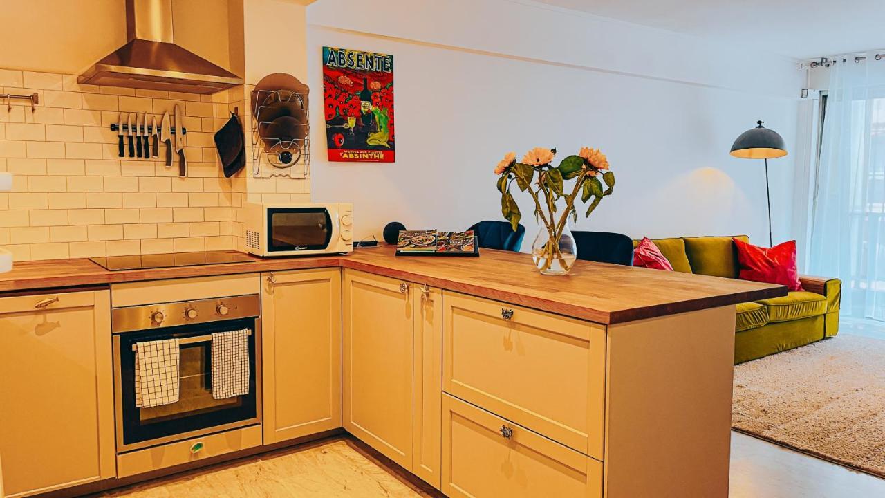 Elegant, Spacious, Central Apartment Nice Exterior photo